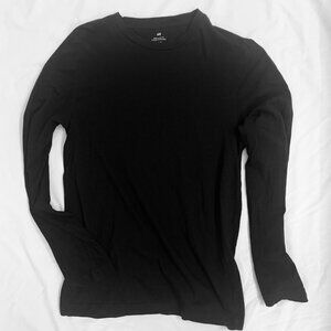 H & M long sleeve black t shirt (2)